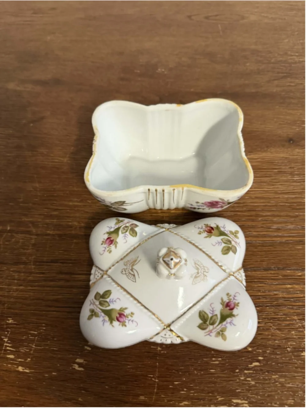 Vintage Bond Ware L&M Porcelain Trinket Box Floral & Gold Trim Japan Vanity Jar